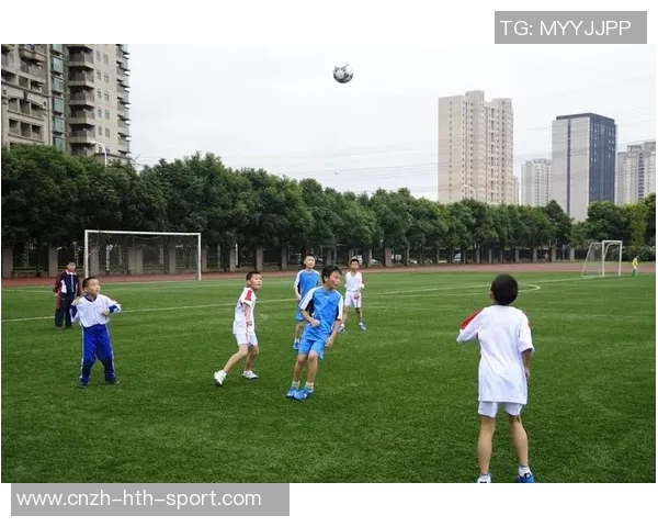 小学生足球比赛精彩瞬间回顾让我们一起感受青春的激情与团队的力量 小学生足球比赛精彩瞬间回顾让我们一起感受青春的激情与团队的力量